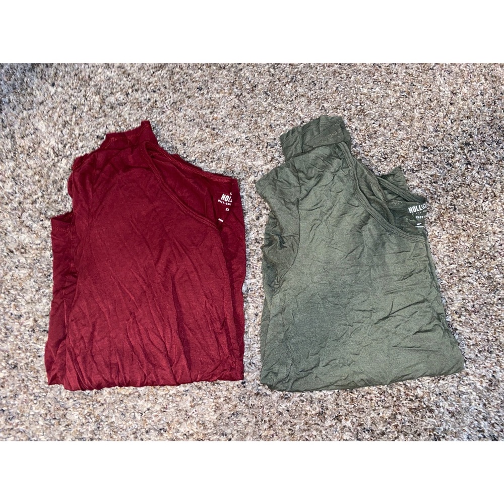 Hollister Women's Red and Green Tops